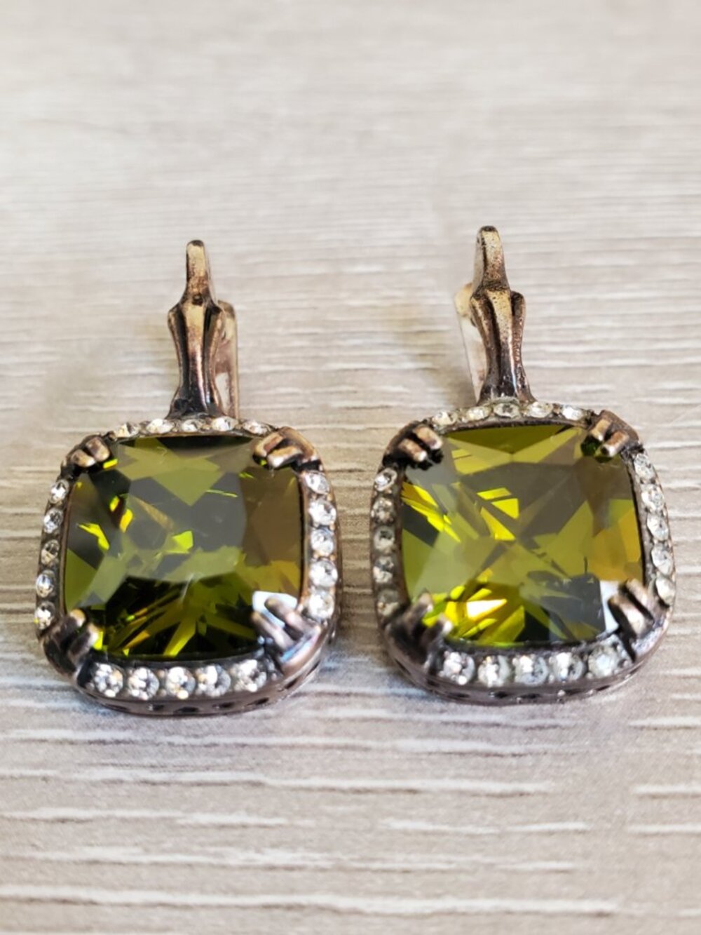 Gorgeous earrings st.silver Cz topaz